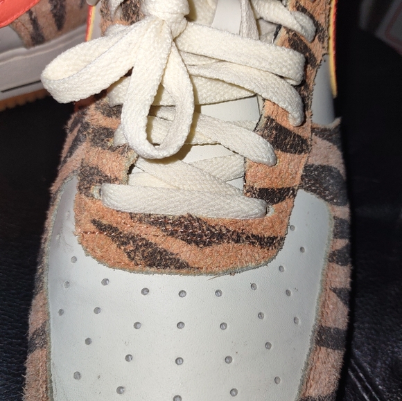 Limited edition AF1 Dakari Tiger stripe size 14 - Picture 6 of 11